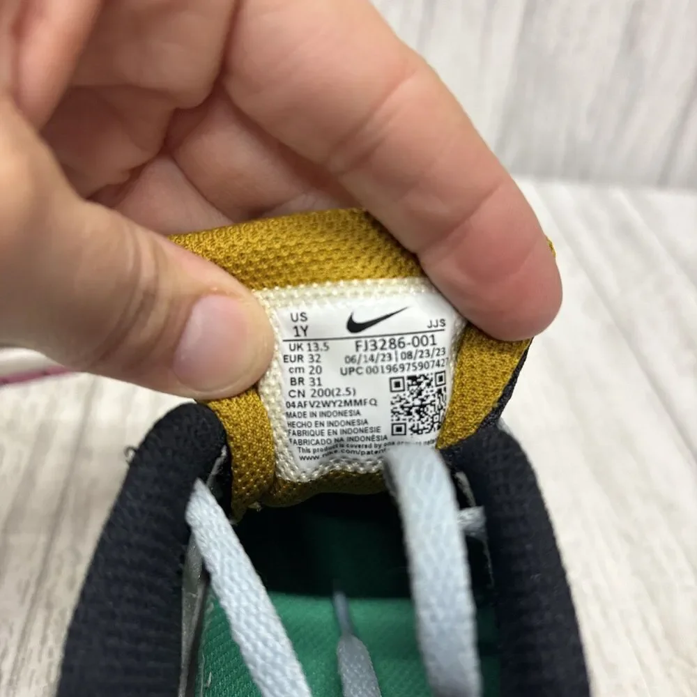 Girls Size 1 Nike Air Max Sneakers